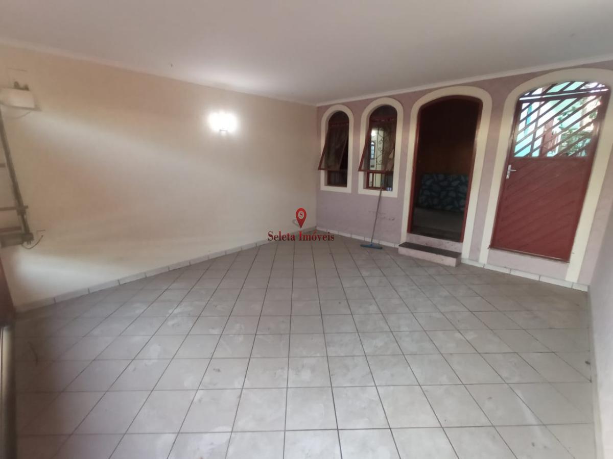 Casa à venda com 3 quartos, 200m² - Foto 2