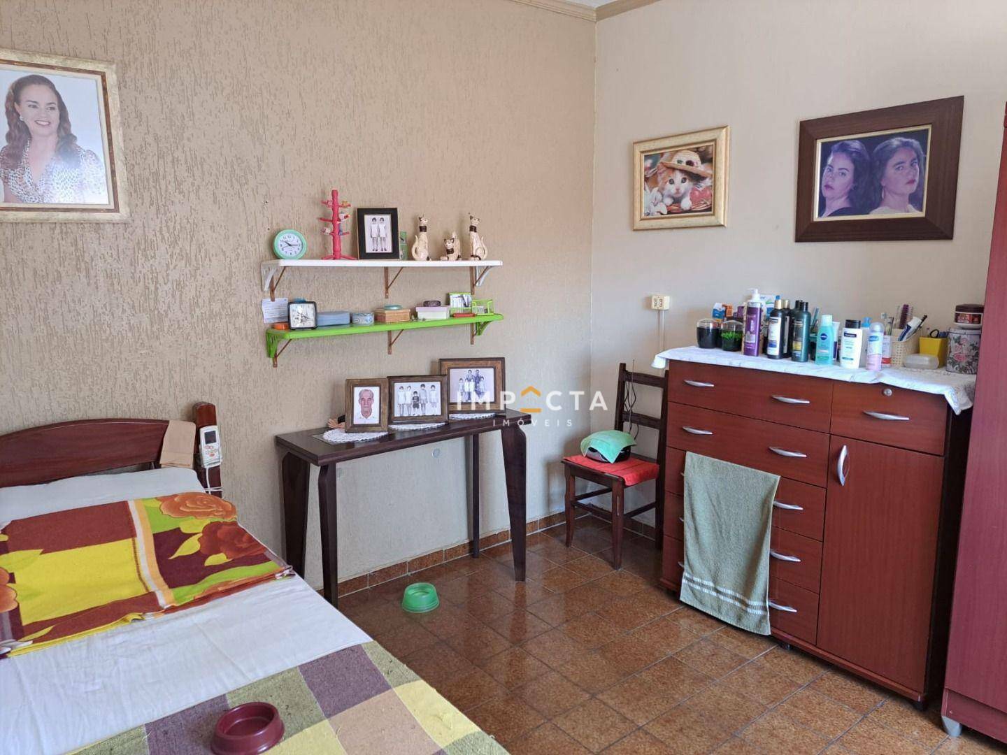Casa à venda com 3 quartos, 90m² - Foto 1
