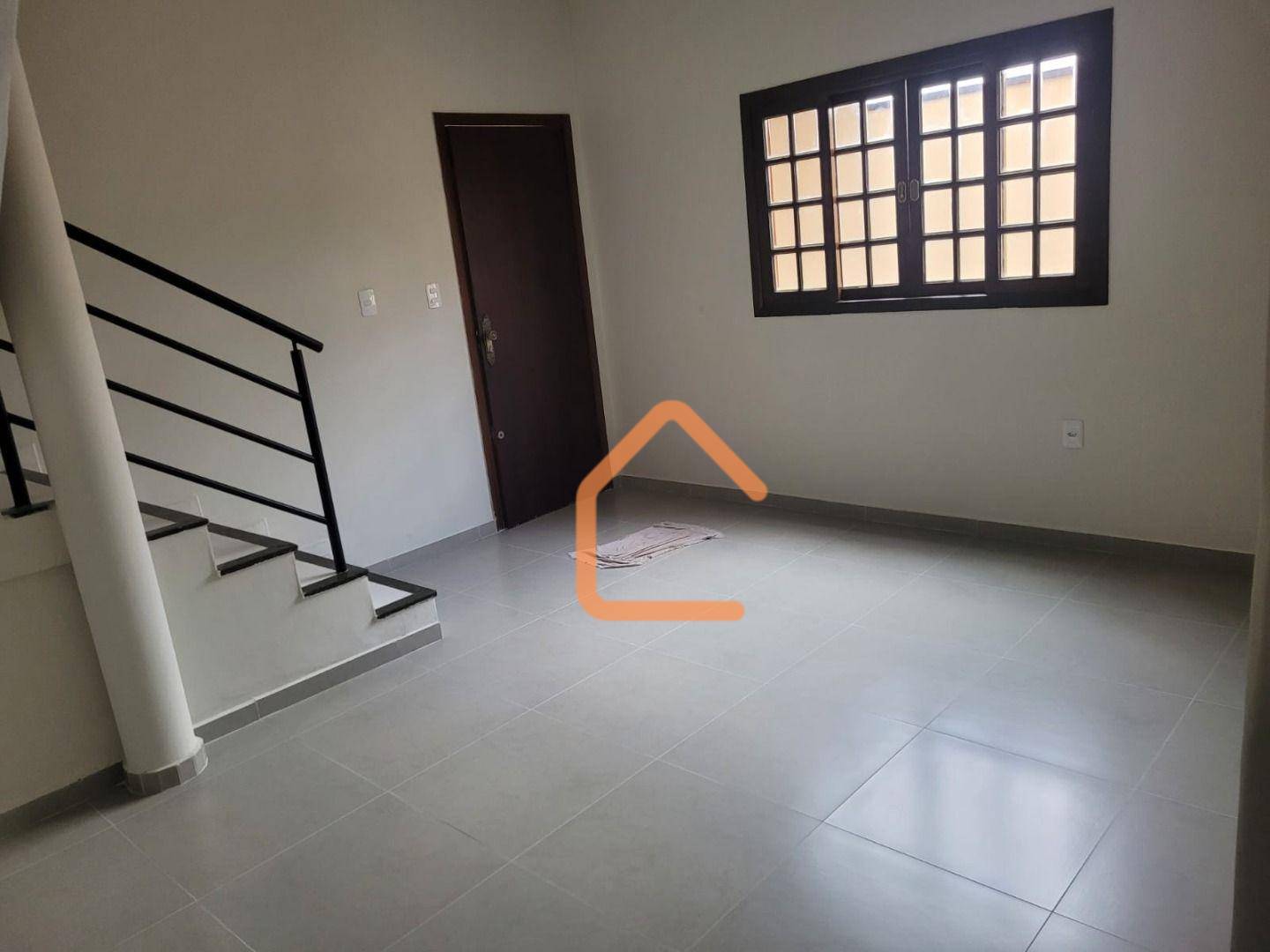 Casa à venda com 4 quartos, 192m² - Foto 4