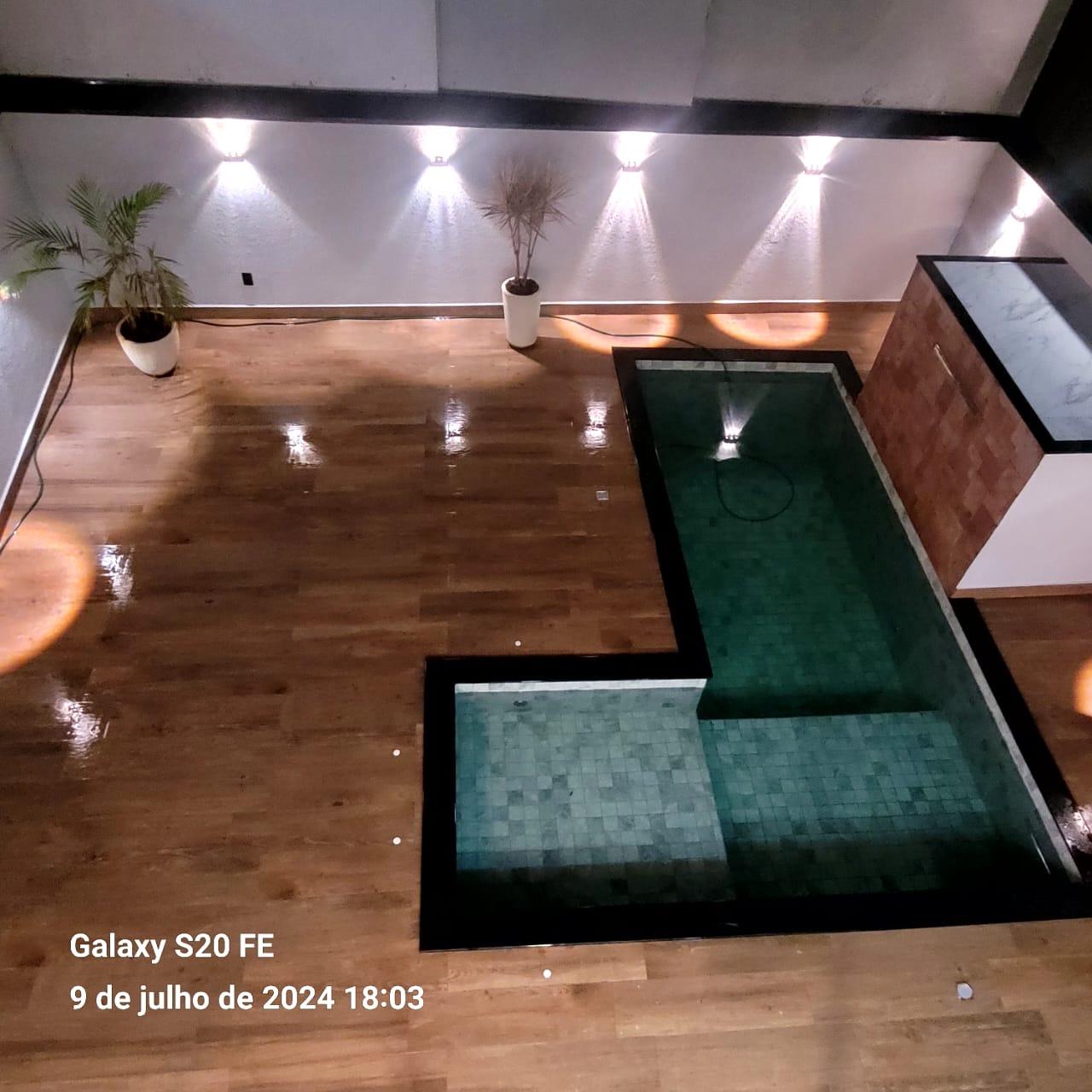 Casa de Condomínio à venda com 3 quartos, 208m² - Foto 1