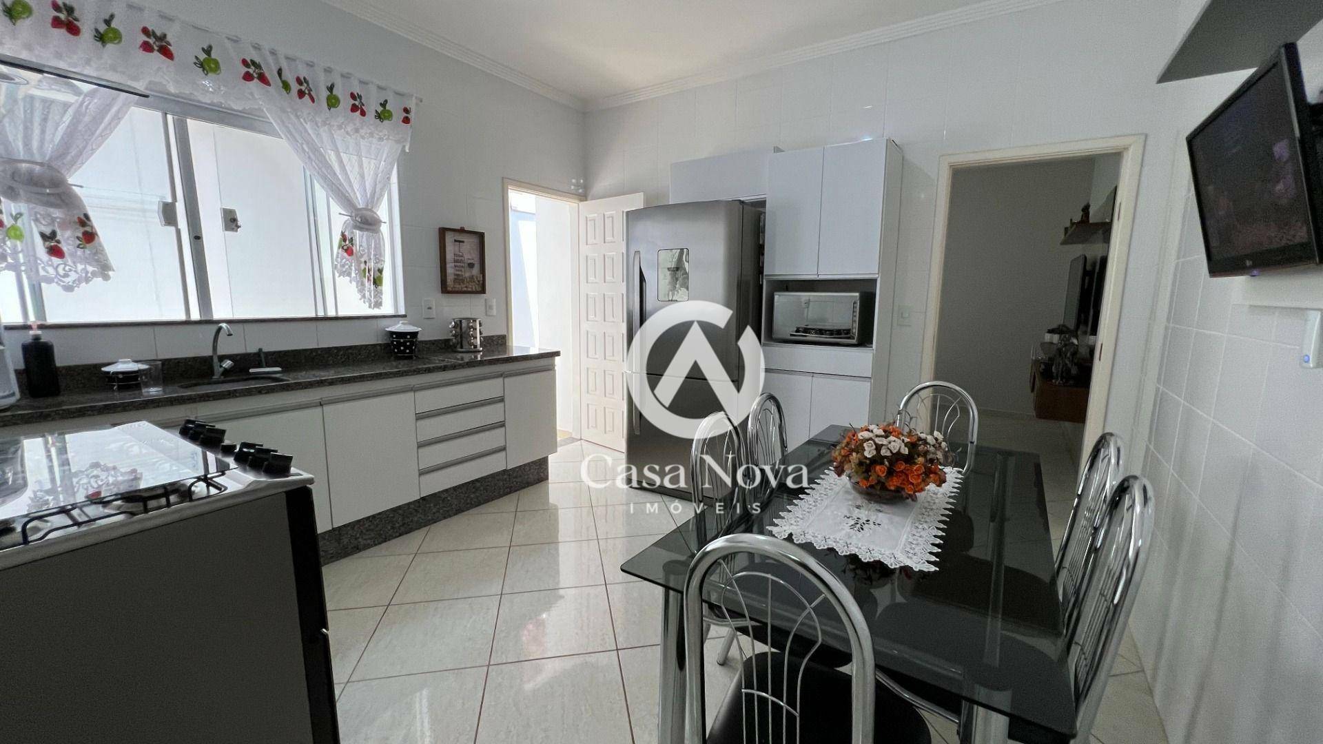 Casa à venda com 3 quartos, 105m² - Foto 11