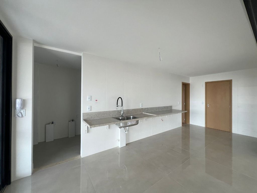 Apartamento à venda com 4 quartos, 261m² - Foto 6