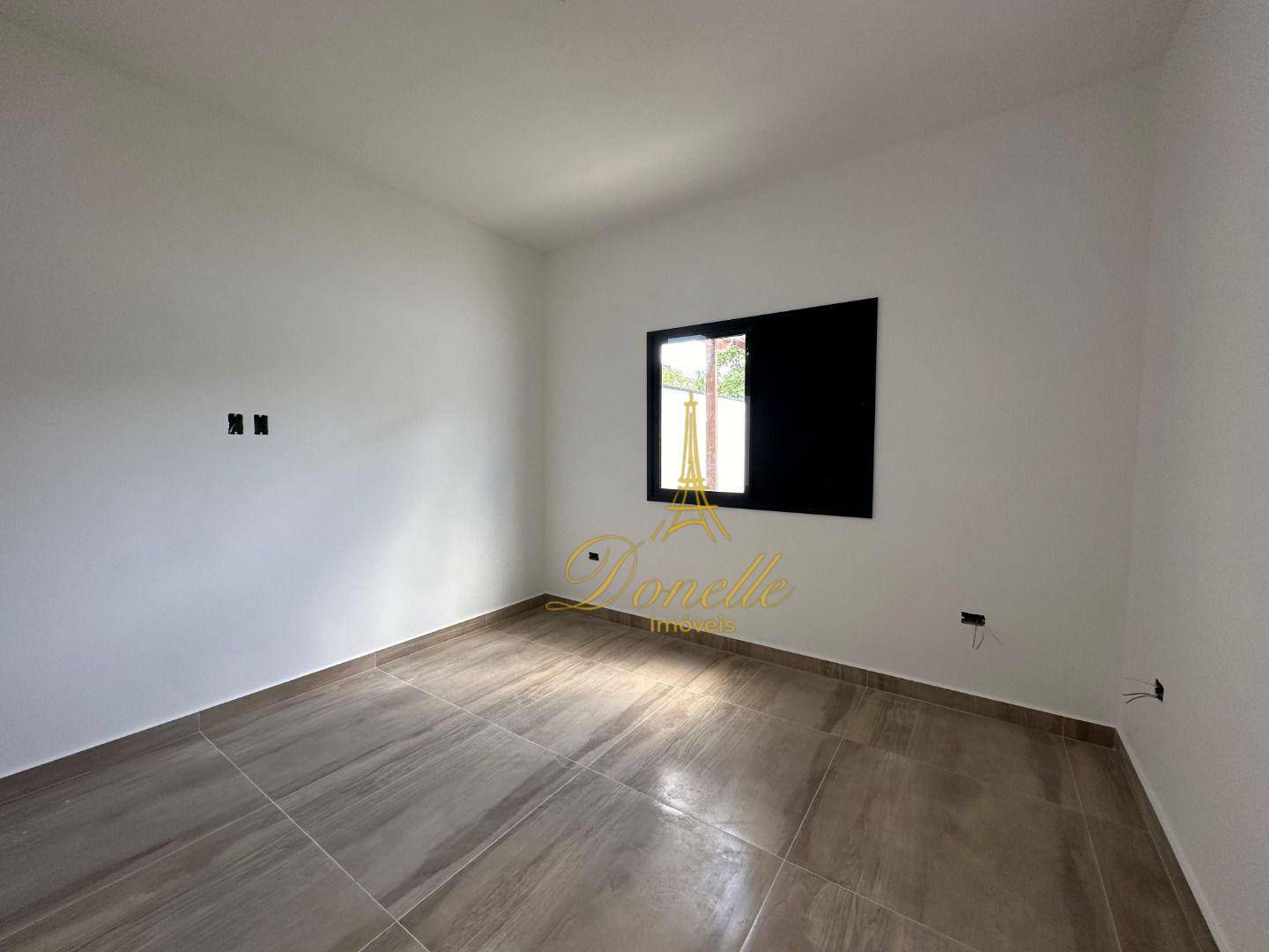 Casa à venda com 2 quartos, 70m² - Foto 11