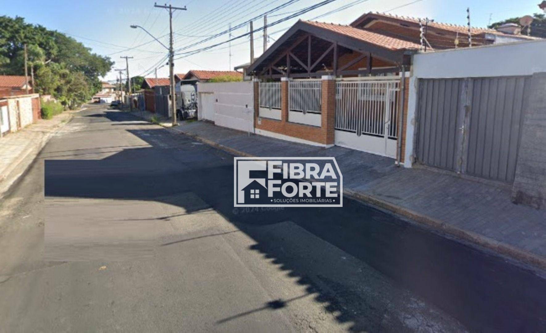 Casa à venda com 3 quartos, 200m² - Foto 1