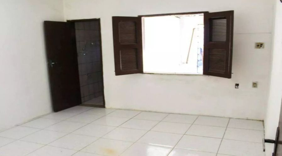 Casa à venda com 4 quartos, 200m² - Foto 7