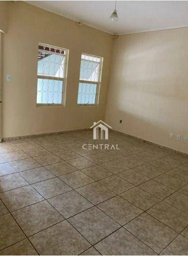 Casa à venda com 2 quartos, 95m² - Foto 2