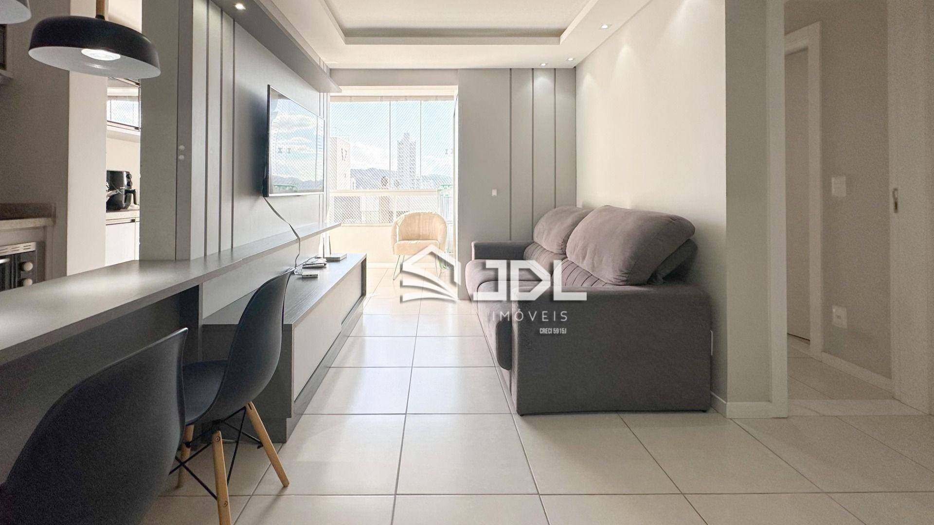 Apartamento à venda com 2 quartos, 61m² - Foto 1