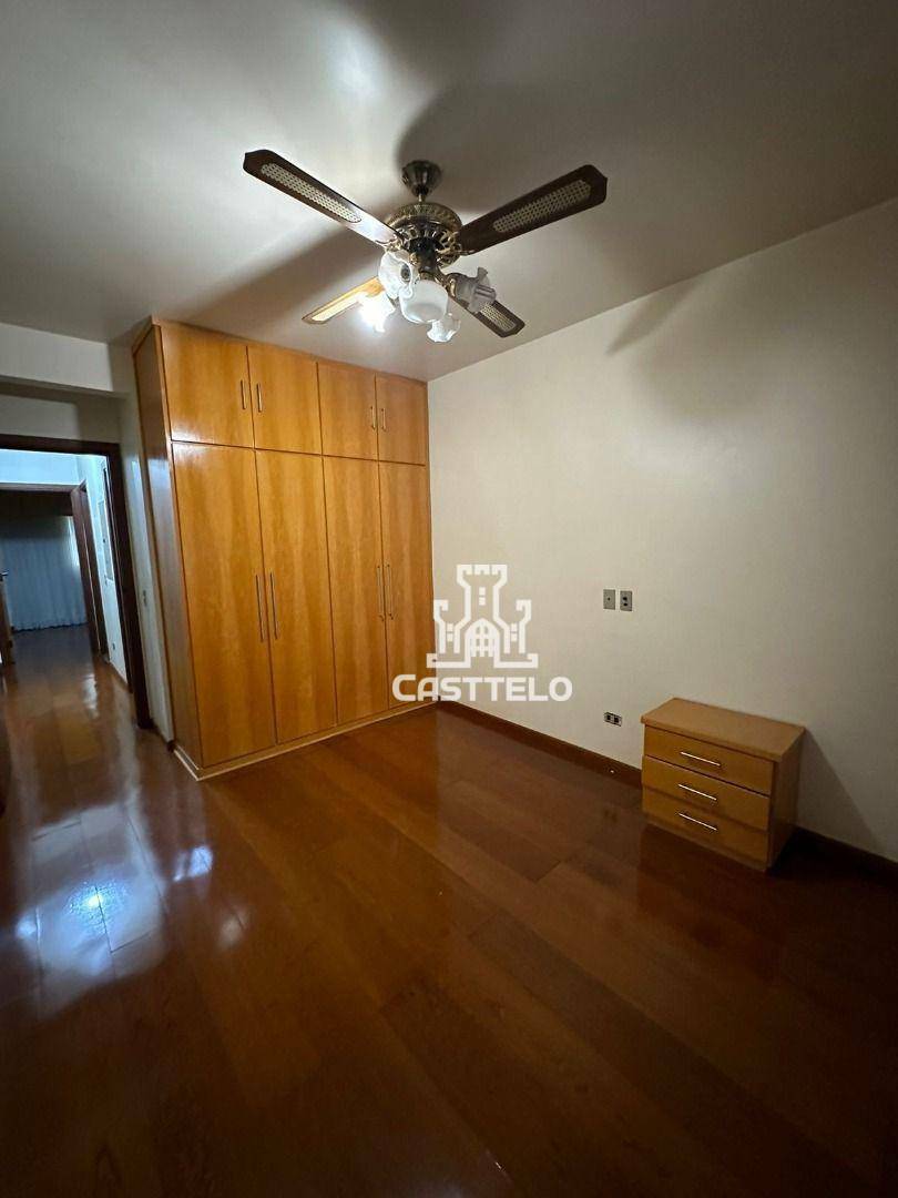 Apartamento à venda com 3 quartos, 226m² - Foto 4