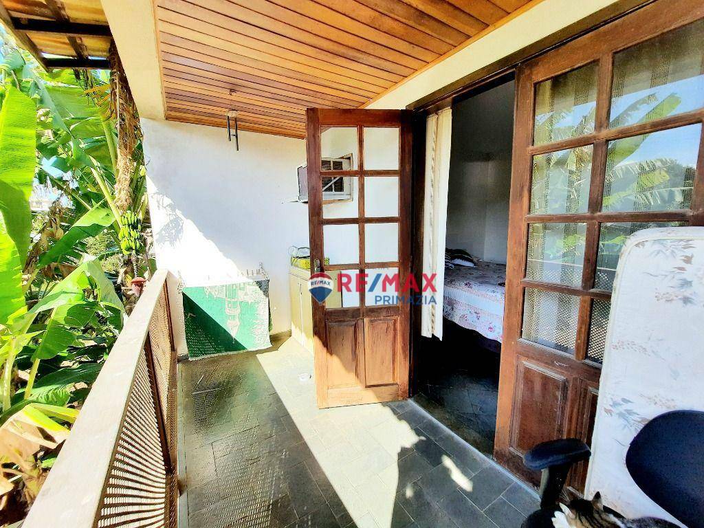 Casa de Condomínio à venda com 4 quartos, 243m² - Foto 6