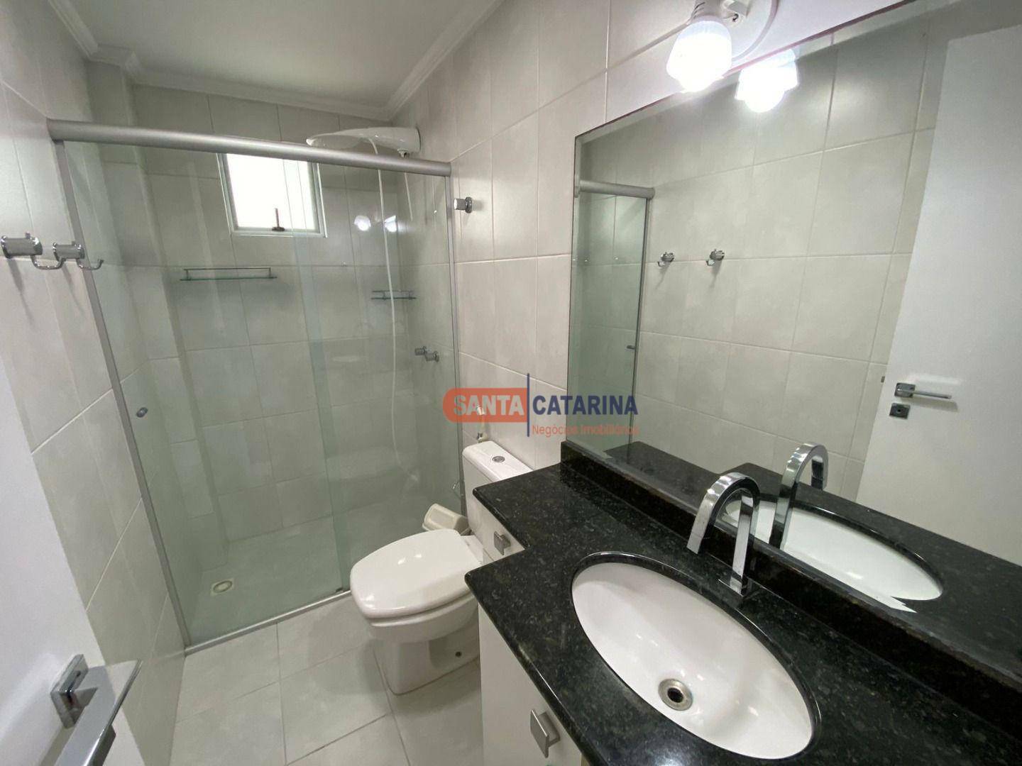 Apartamento para alugar com 2 quartos, 112m² - Foto 13