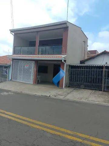 Casa à venda com 4 quartos, 200m² - Foto 1