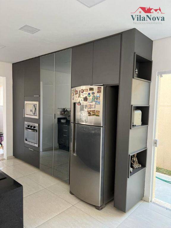 Casa de Condomínio à venda com 4 quartos, 304m² - Foto 9