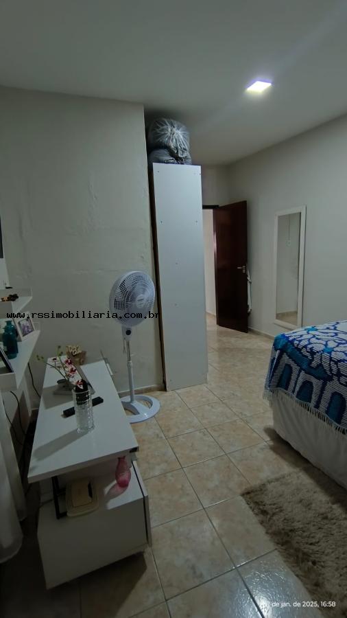 Casa à venda com 2 quartos, 56m² - Foto 14