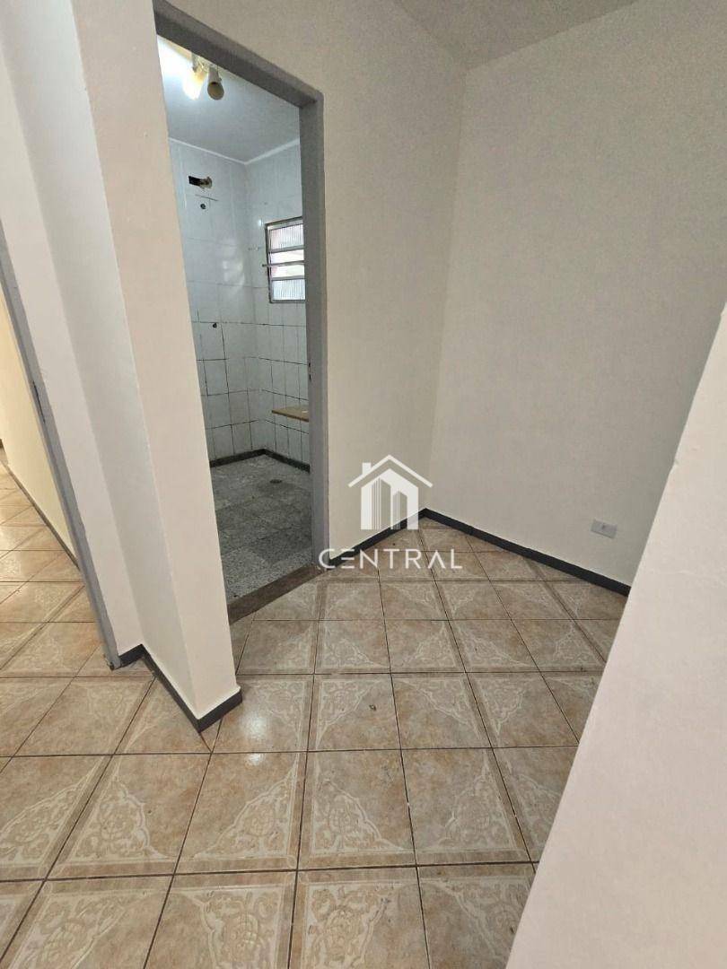 Sobrado à venda com 2 quartos, 174m² - Foto 11