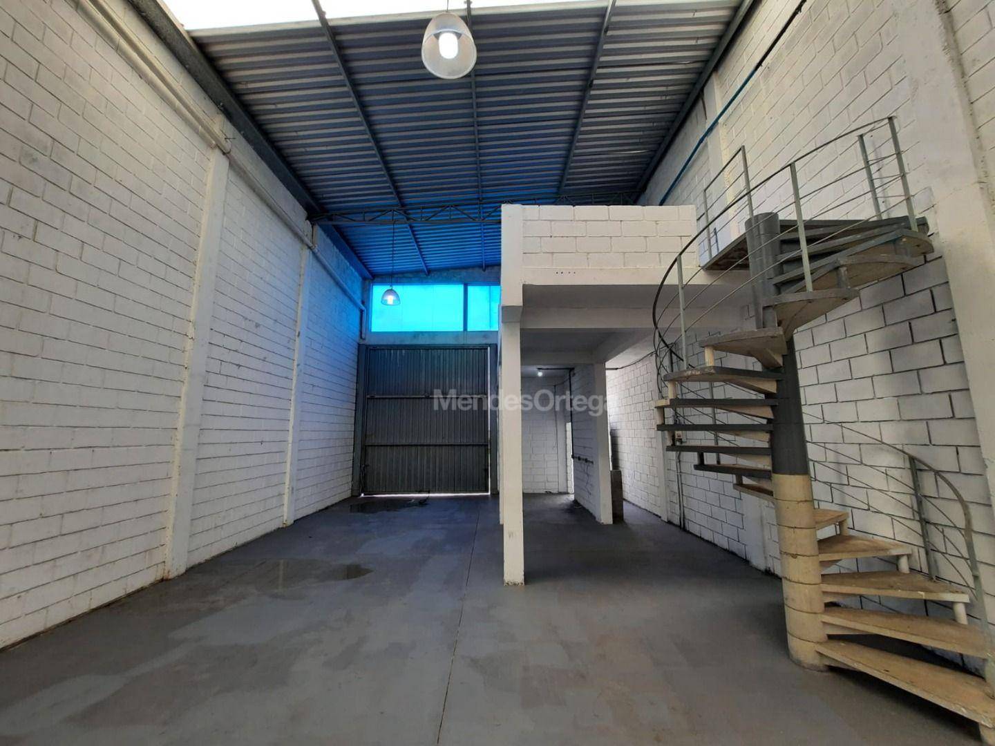 Depósito-Galpão-Armazém à venda e aluguel, 235m² - Foto 4