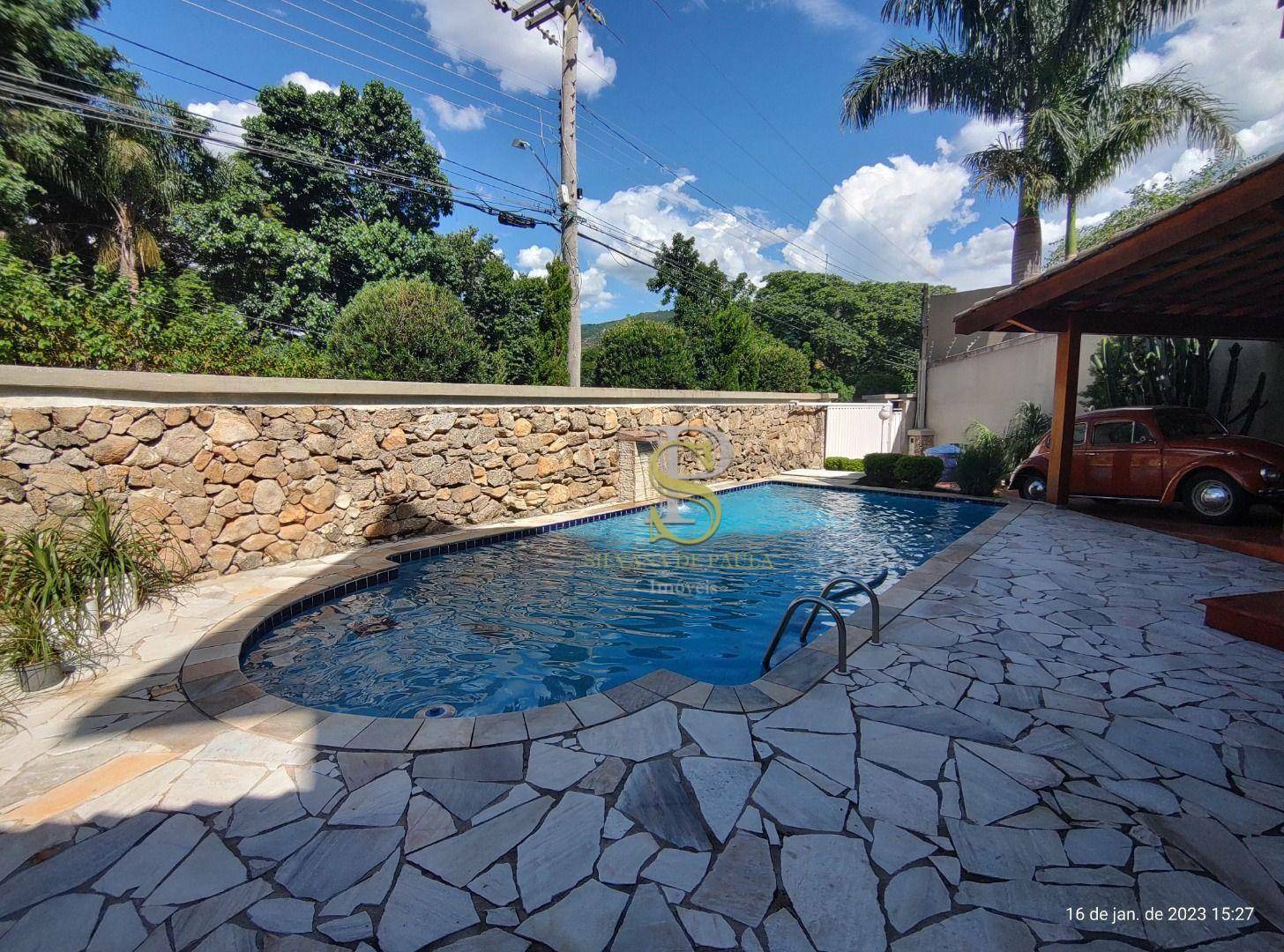 Casa para alugar com 3 quartos, 260m² - Foto 4