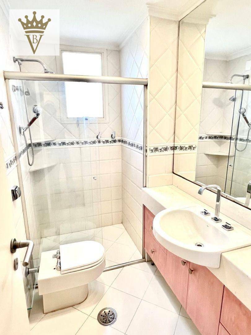 Apartamento para alugar com 3 quartos, 222m² - Foto 85