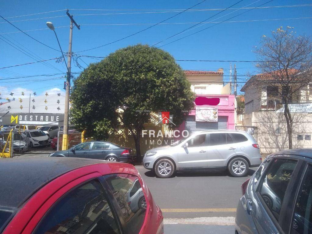 Casa à venda e aluguel com 3 quartos, 225m² - Foto 2