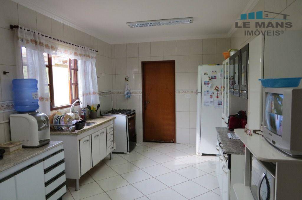 Casa à venda com 3 quartos, 220m² - Foto 20