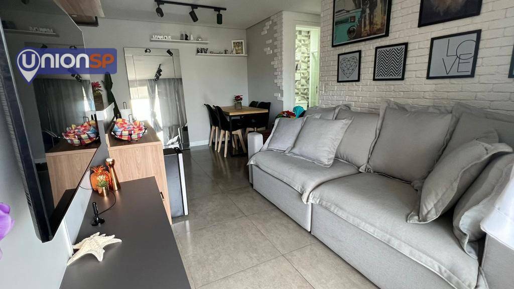 Apartamento à venda com 2 quartos, 61m² - Foto 2