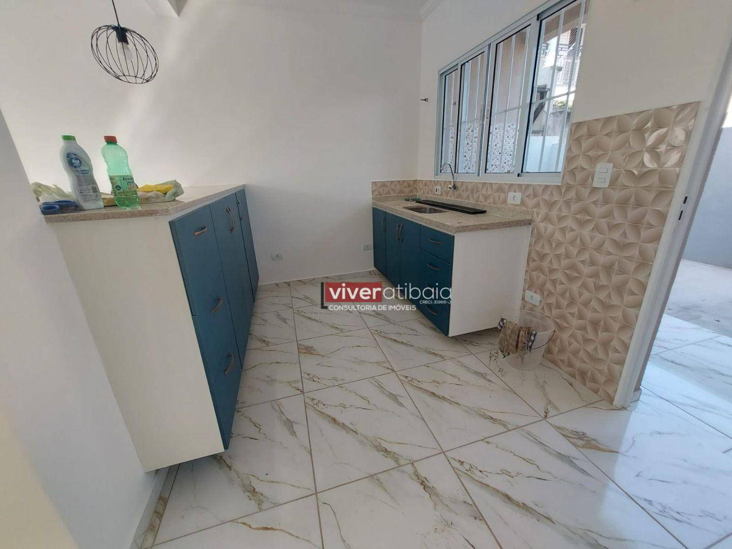 Casa à venda com 2 quartos, 70m² - Foto 4