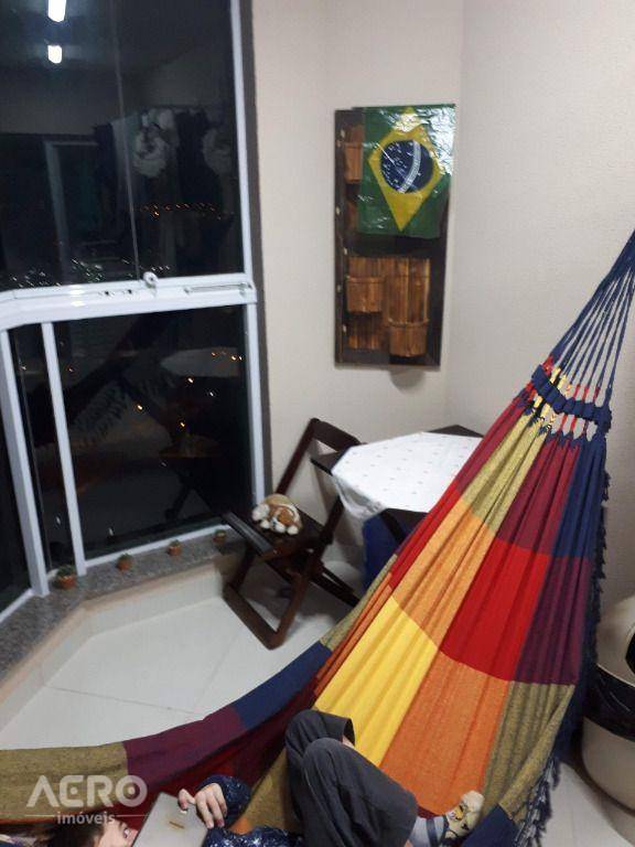 Apartamento para alugar com 3 quartos, 98m² - Foto 11