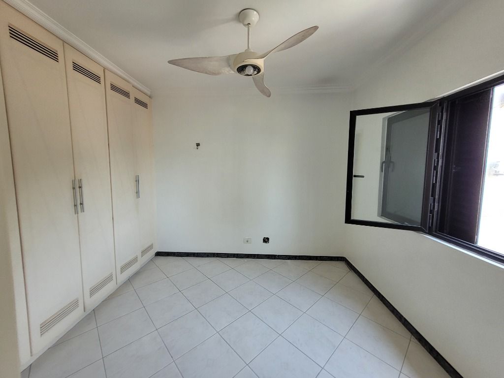 Apartamento à venda com 4 quartos, 140m² - Foto 19