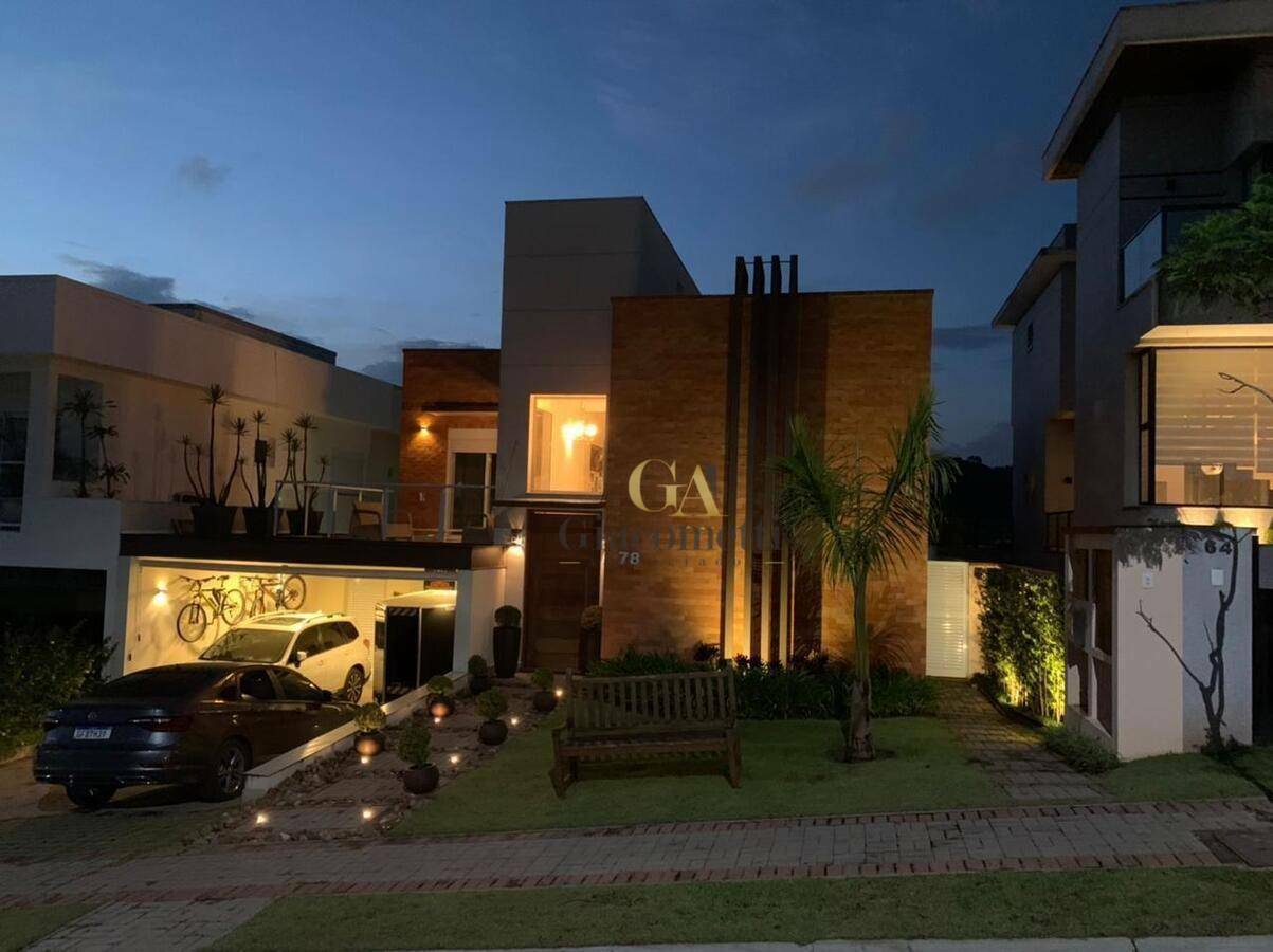 Casa de Condomínio à venda com 4 quartos, 374m² - Foto 1