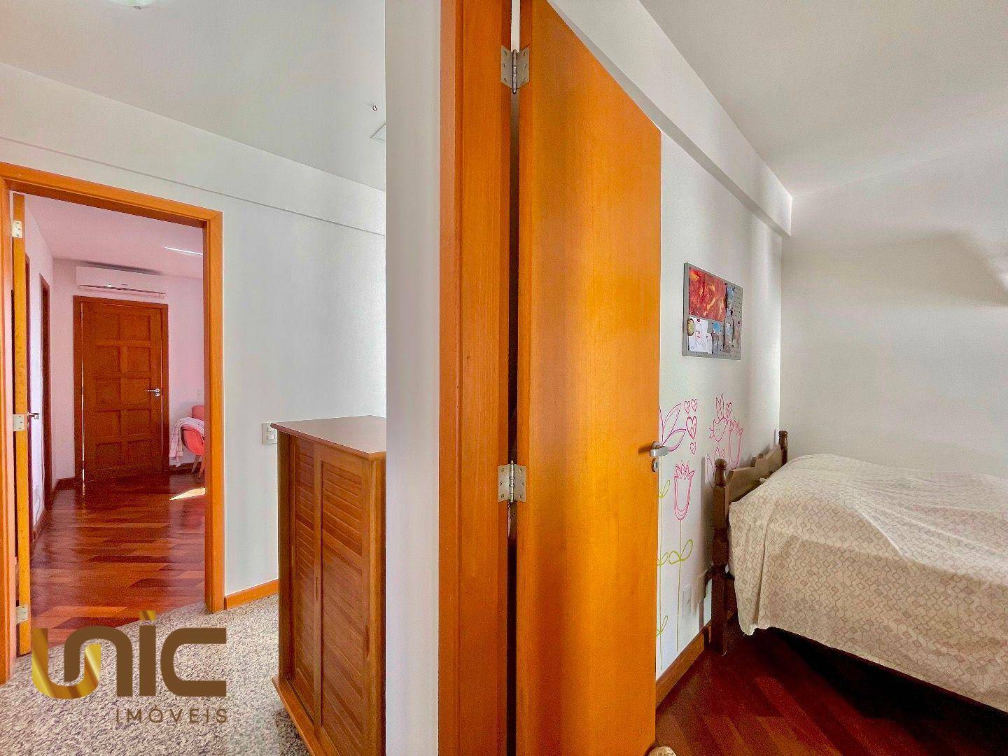 Casa de Condomínio à venda com 4 quartos, 258m² - Foto 21