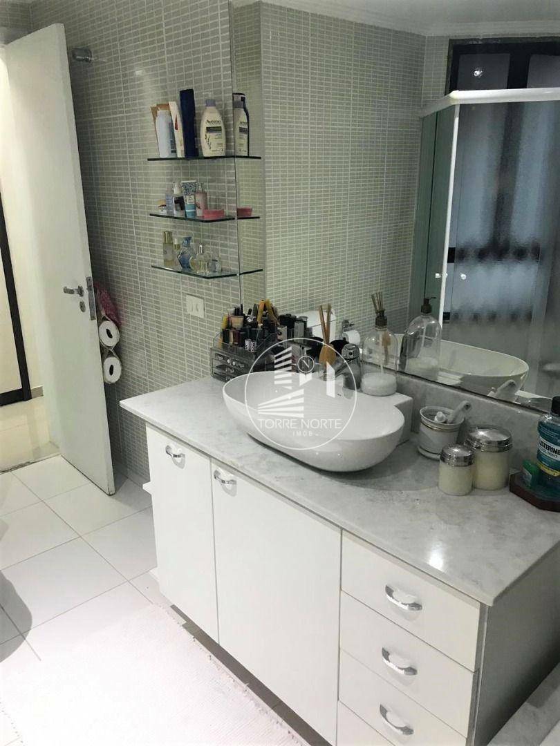 Apartamento à venda com 5 quartos, 230m² - Foto 16