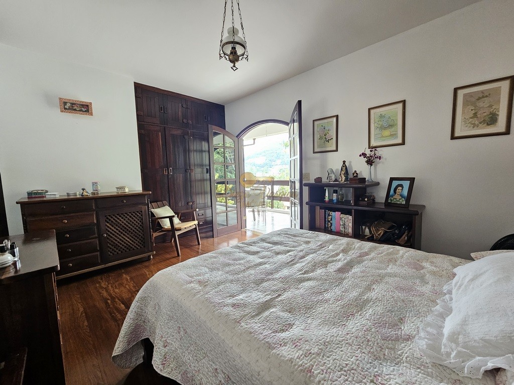 Casa à venda com 3 quartos, 200m² - Foto 34