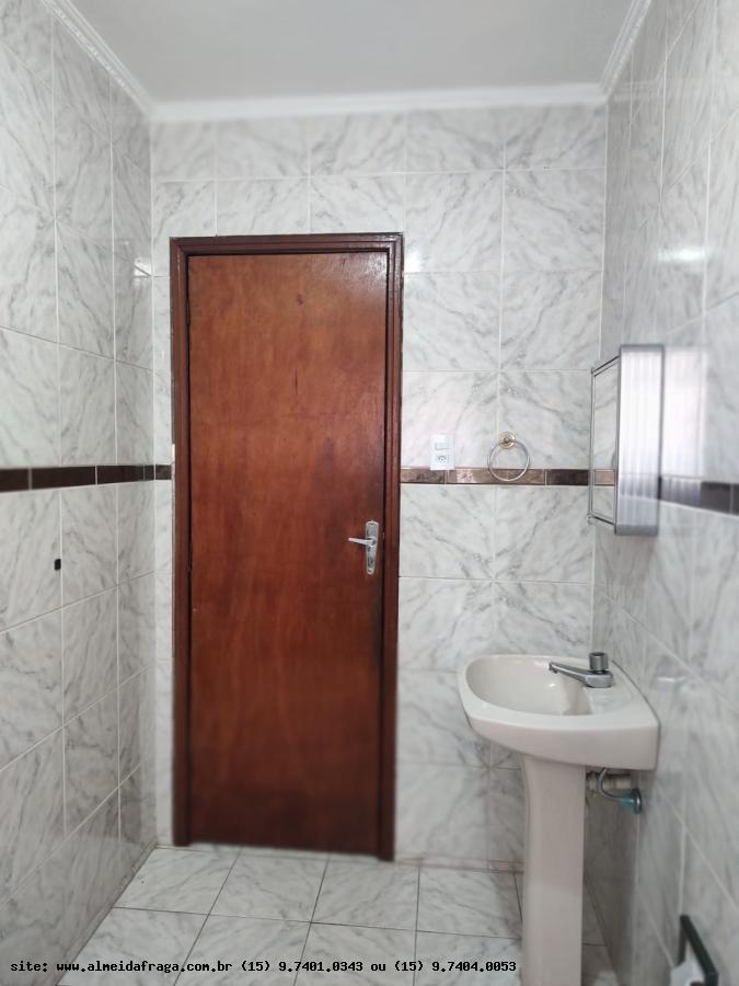 Casa à venda com 3 quartos, 200m² - Foto 2