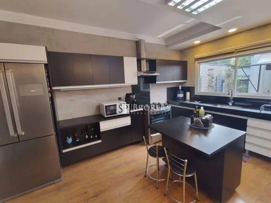 Casa de Condomínio à venda com 3 quartos, 210m² - Foto 11