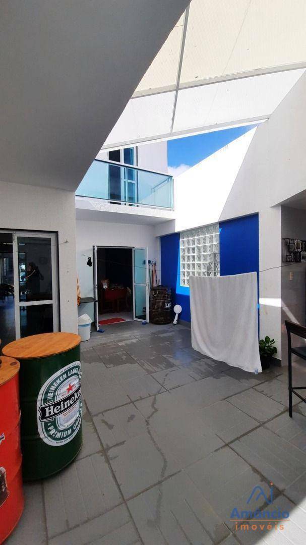 Casa de Condomínio à venda com 4 quartos, 201m² - Foto 14