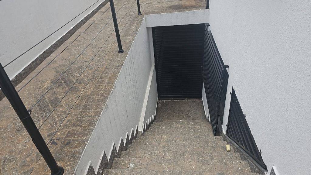 Loja-Salão, 210 m² - Foto 1