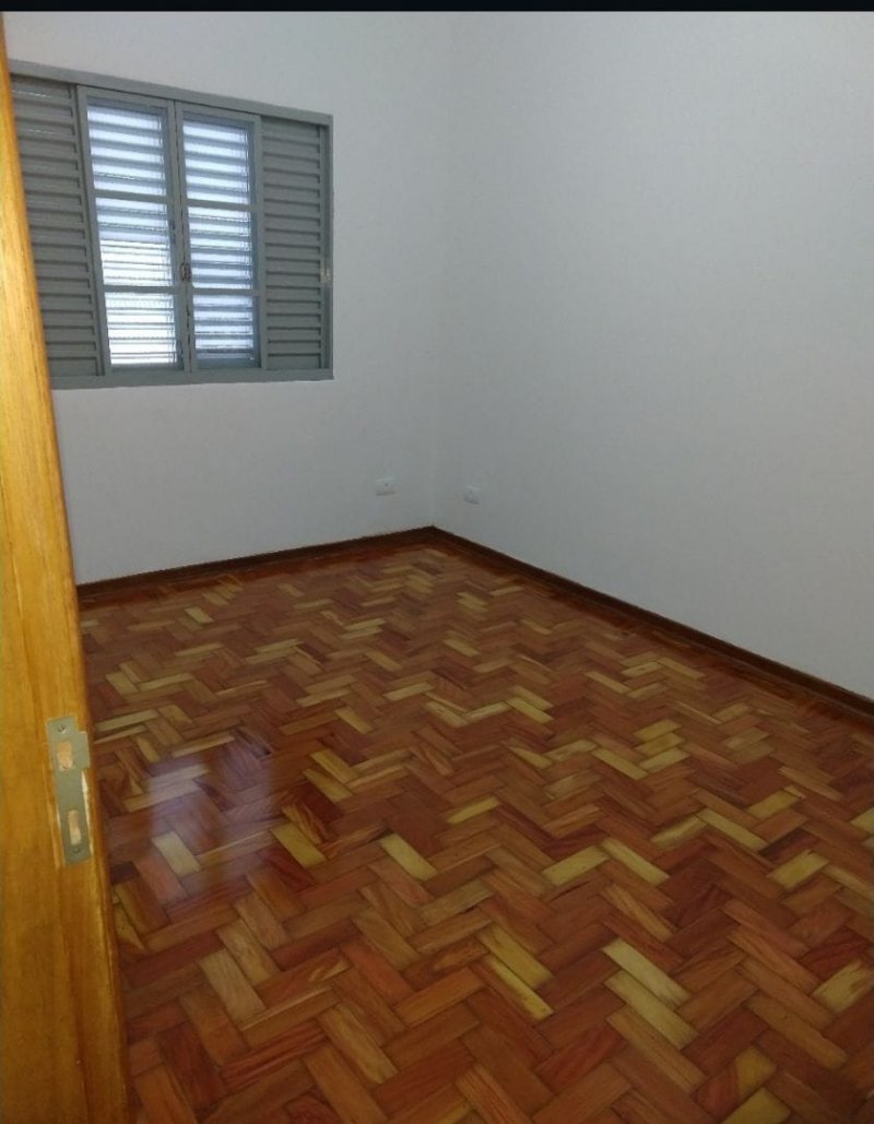 Prédio Inteiro para alugar com 6 quartos, 140m² - Foto 4