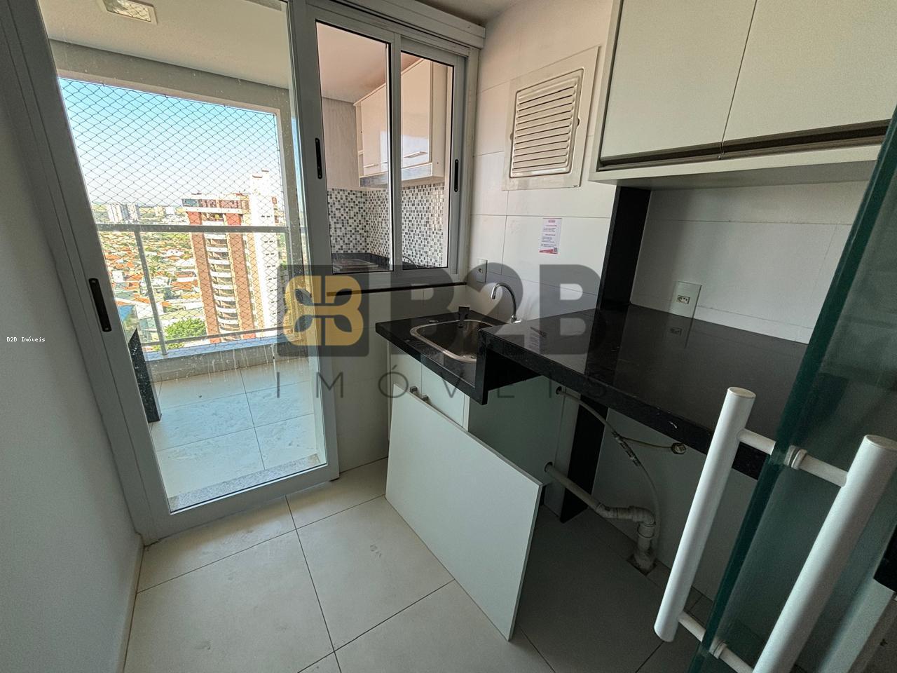 Apartamento para alugar com 3 quartos, 115m² - Foto 13