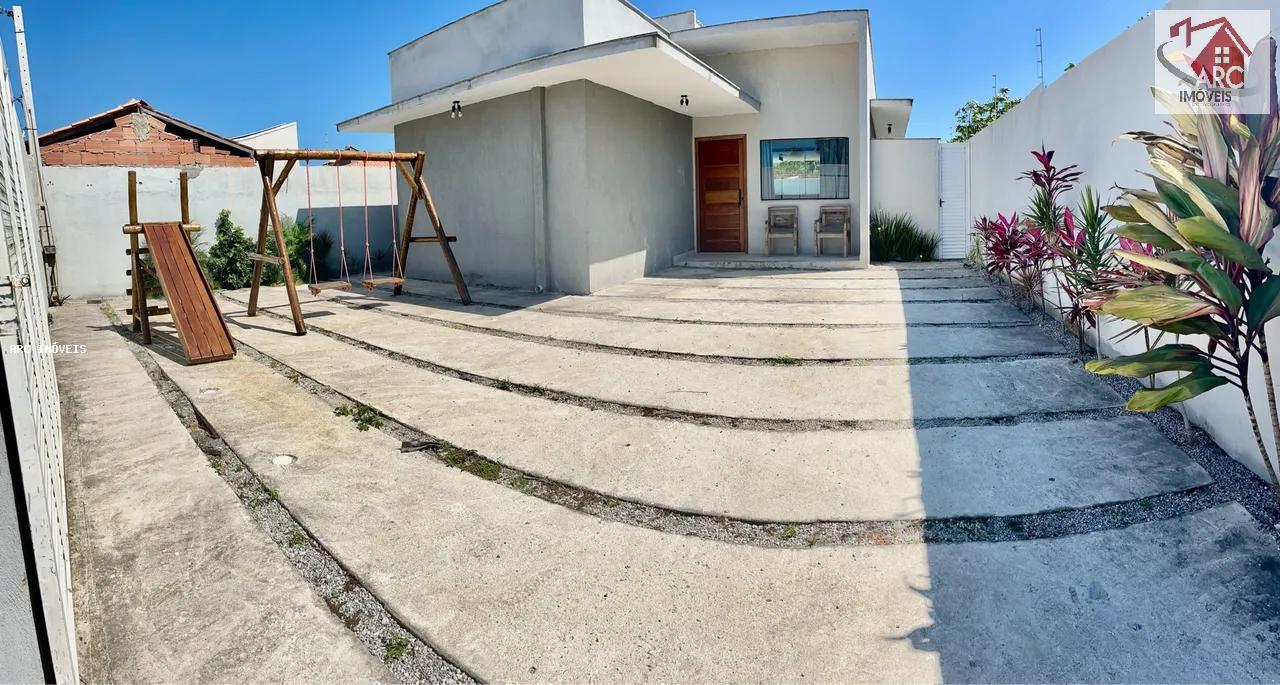 Casa à venda com 3 quartos, 360m² - Foto 1