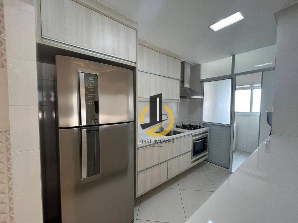 Apartamento à venda com 2 quartos, 80m² - Foto 11