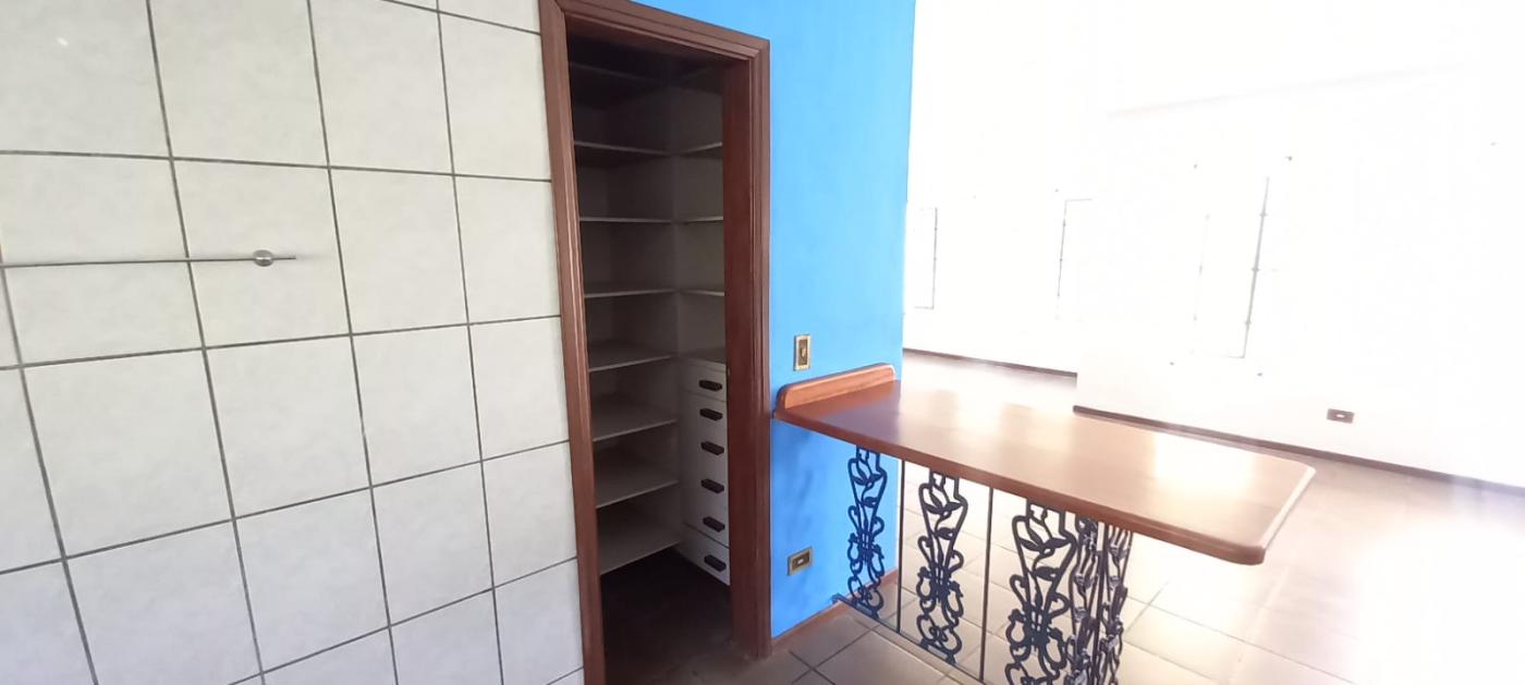 Casa de Condomínio à venda com 4 quartos, 300m² - Foto 31