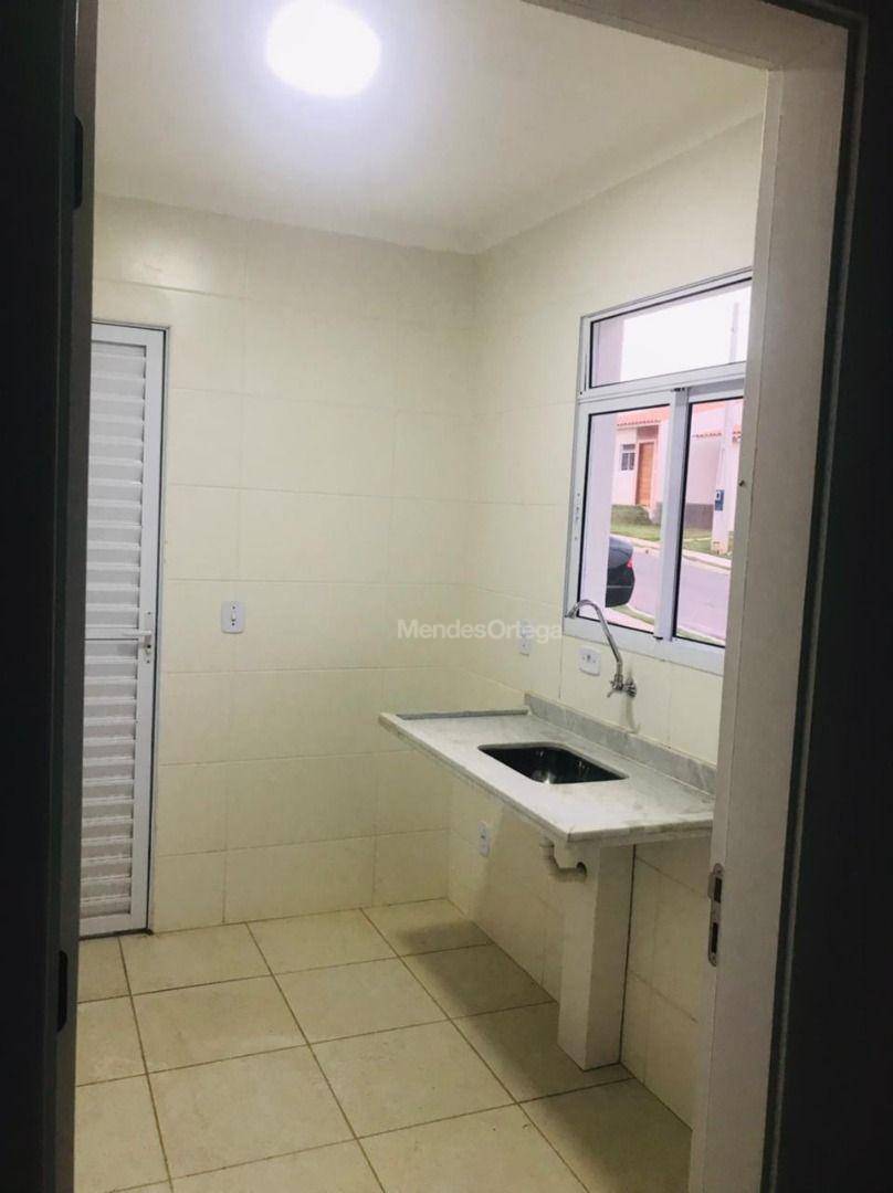 Casa de Condomínio para alugar com 2 quartos, 48m² - Foto 3