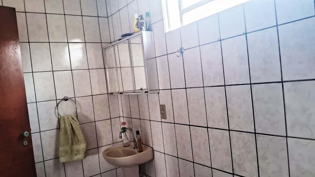 Casa à venda com 4 quartos, 1000m² - Foto 17