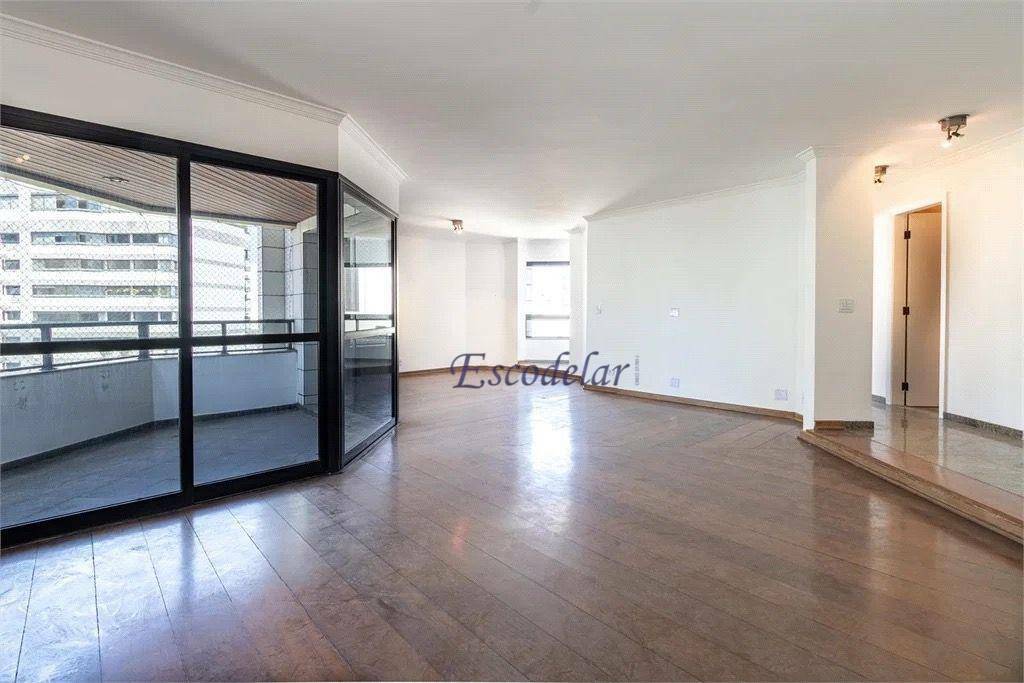 Apartamento à venda com 4 quartos, 214m² - Foto 1