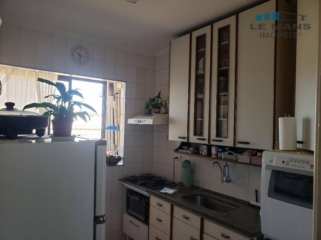 Apartamento à venda com 3 quartos, 74m² - Foto 10