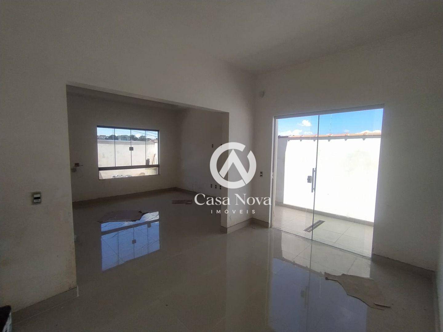 Casa à venda com 3 quartos, 150m² - Foto 1