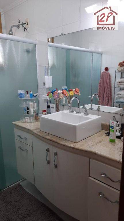 Apartamento para alugar com 3 quartos, 111m² - Foto 13