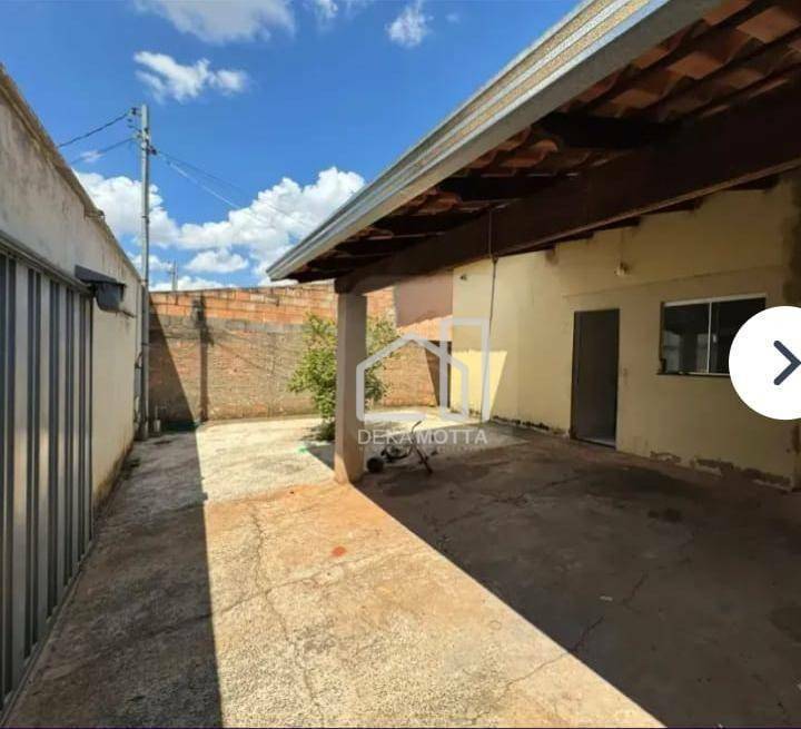 Casa à venda com 2 quartos, 76m² - Foto 1