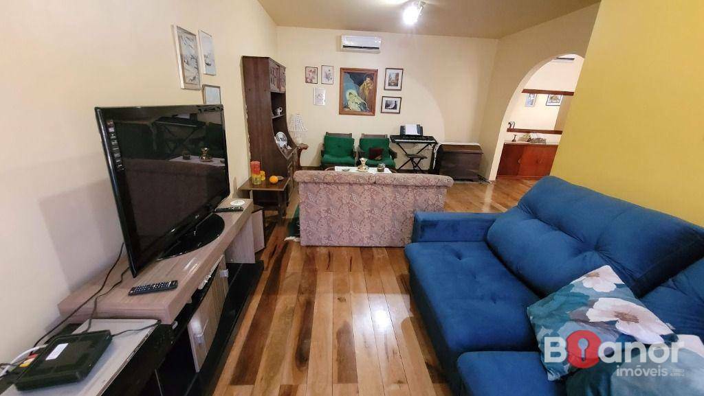 Casa à venda com 3 quartos, 310m² - Foto 3