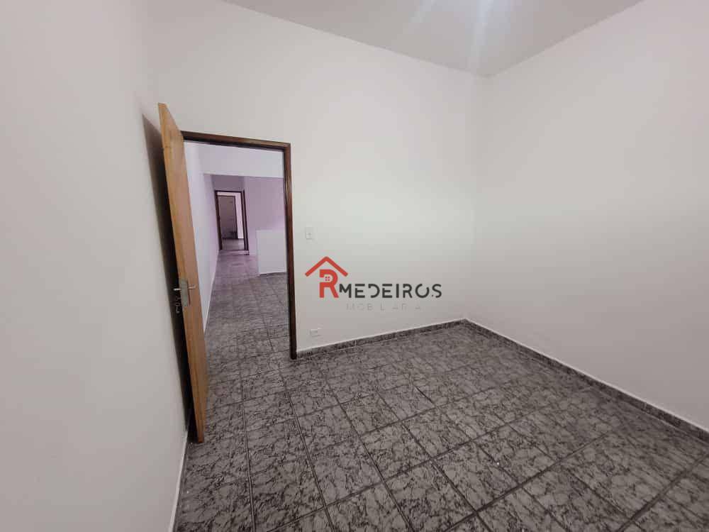 Casa à venda com 2 quartos, 80m² - Foto 12