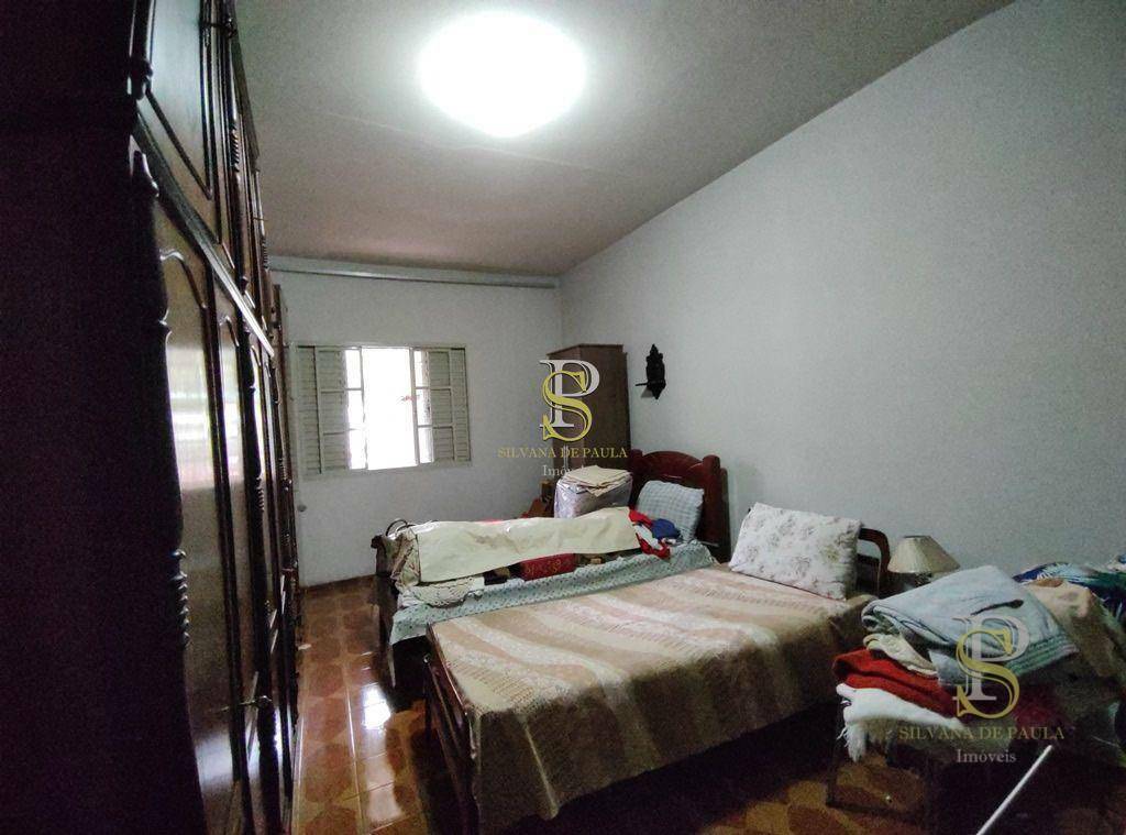 Casa à venda com 3 quartos, 243m² - Foto 26